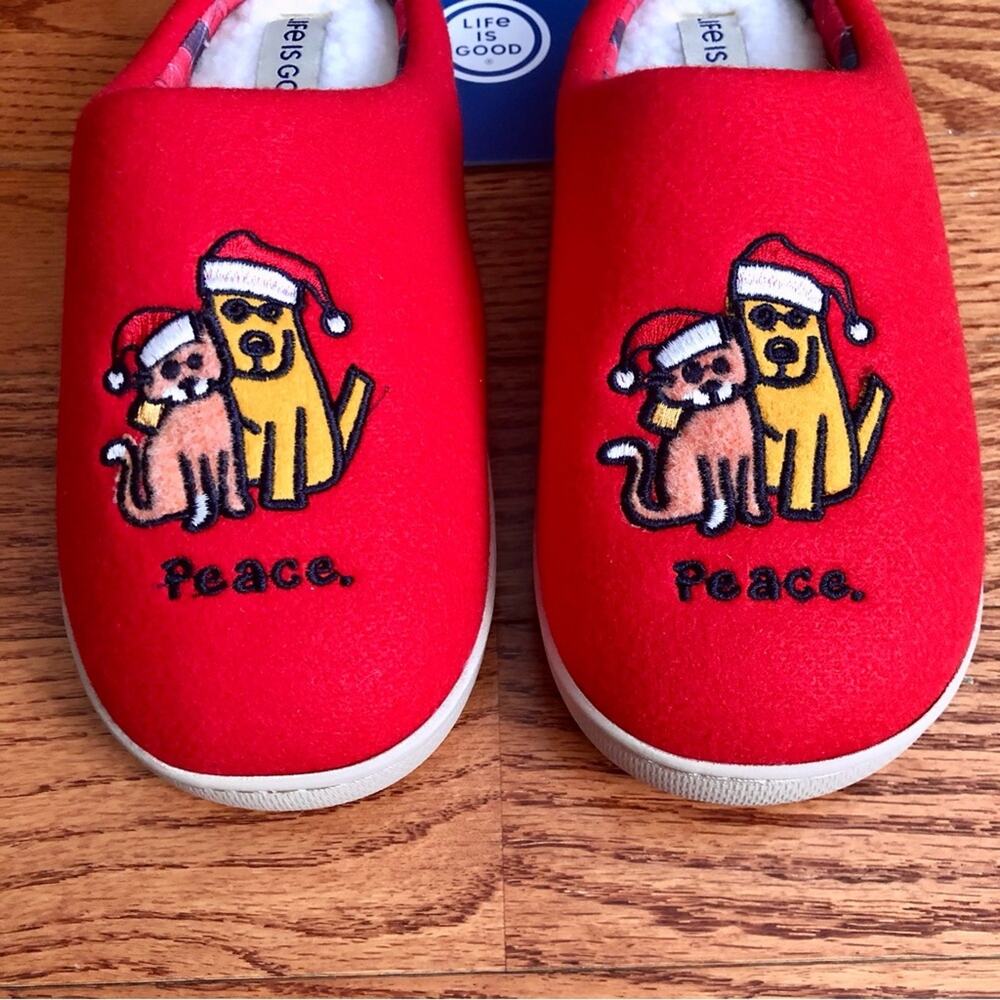 Life Is Good Red Slippers Festive Dog Cat Peace Design Women’s Size M (7-8) NWT - Picture 2 of 7